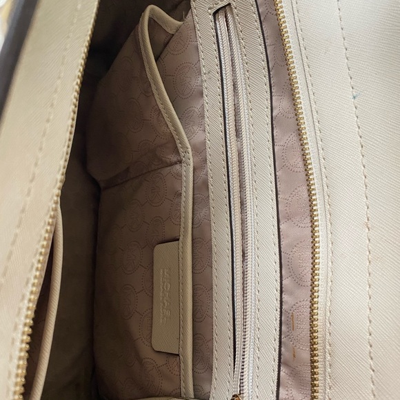 Authentic Michael Kors Handbag - Picture 6 of 13